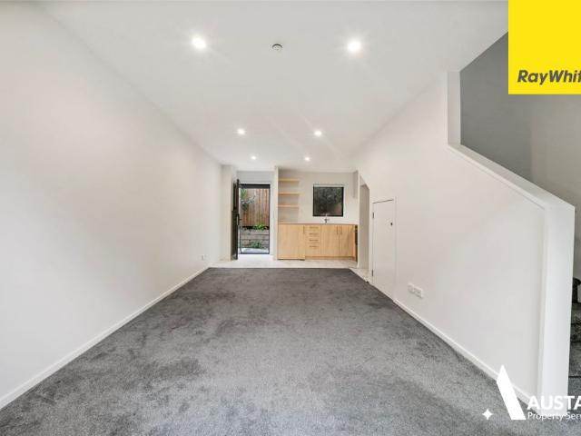 Modern, Low Maintenance Living in a Prime Peninsula Location