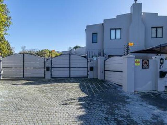 modern lock up and go townhouse situ.