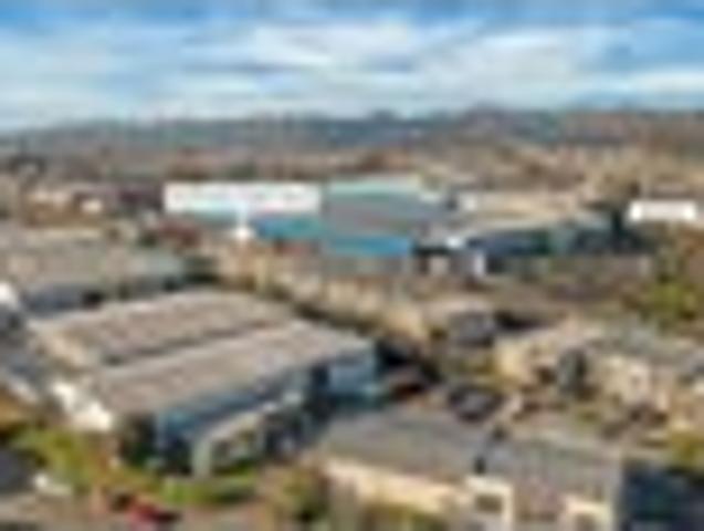 Modern Live/Work Industrial Unit