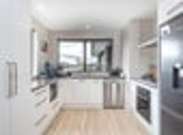Modern Living In Milns Park