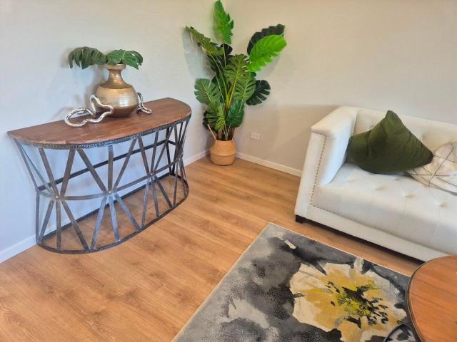 Modern Living in the Heart of Pakuranga Heights