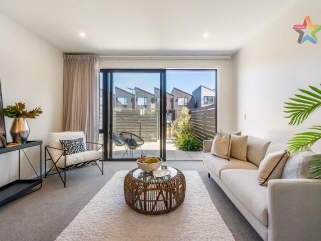 MODERN LIVING IN THE HEART OF PETONE