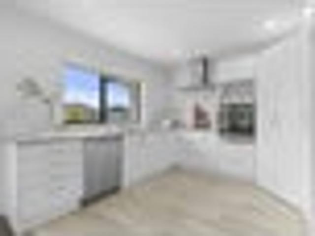 Modern living in Whalers Gate