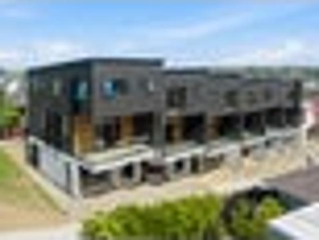 Modern Living Steps to Howick