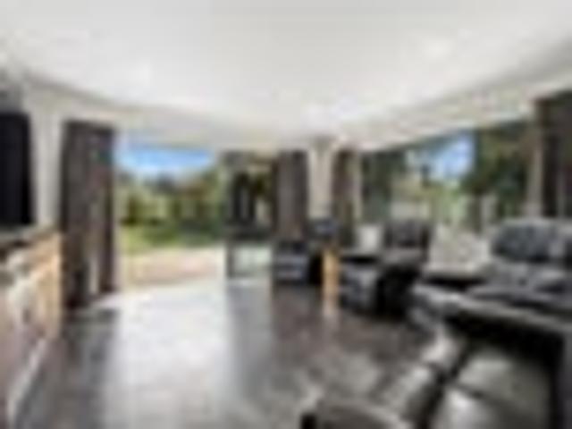 Modern Living, Sun & Lake Lifestyle