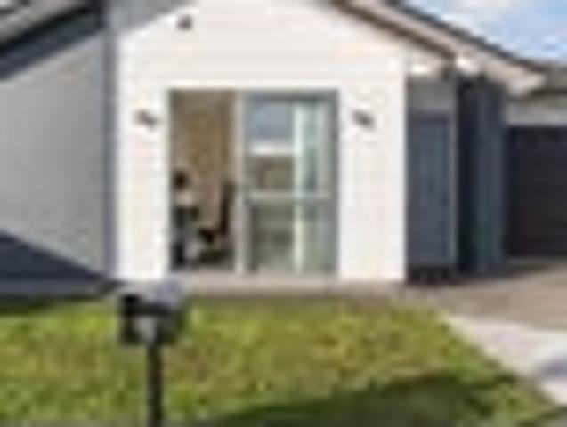 Modern Living with Flexible 3+1 Design