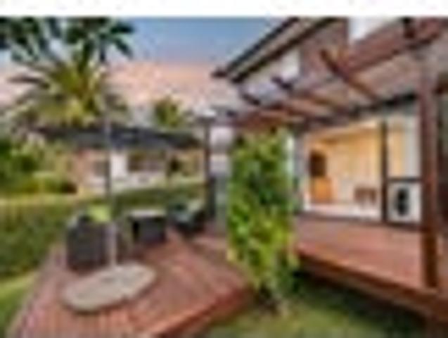 MODERN LIVING WITH SEA VISTAS