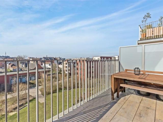 Modern & Lichtrijk 3 slk appartement in trendy Dok Noord