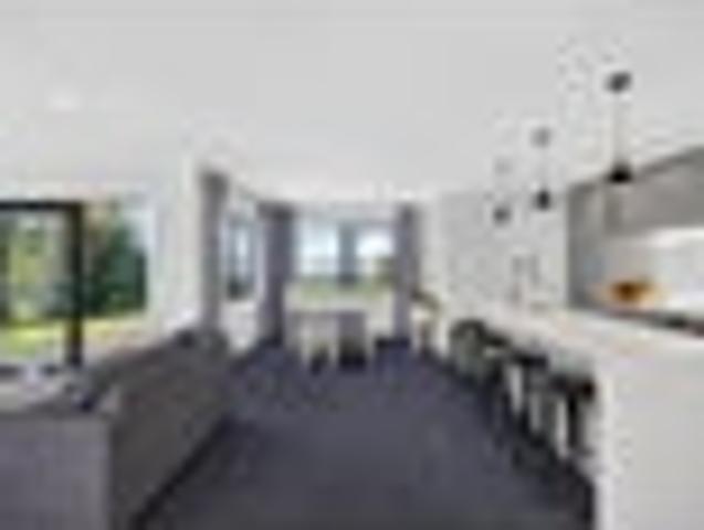 Modern Lifestyle Living with Spectacular Views