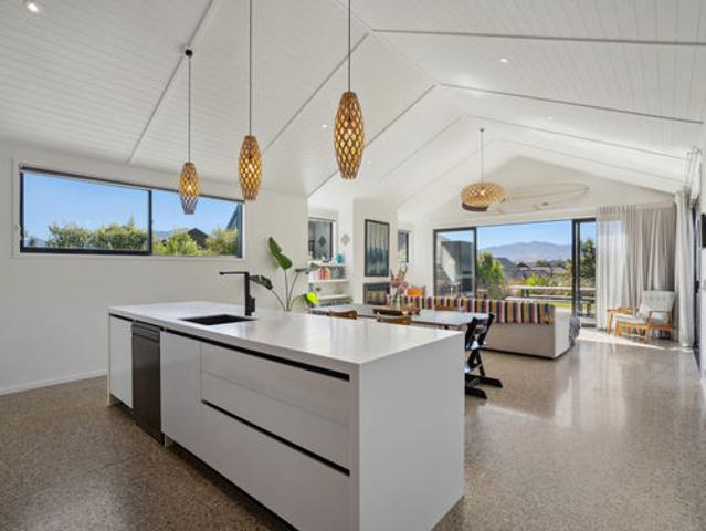 Modern luxury in Jack’s Point