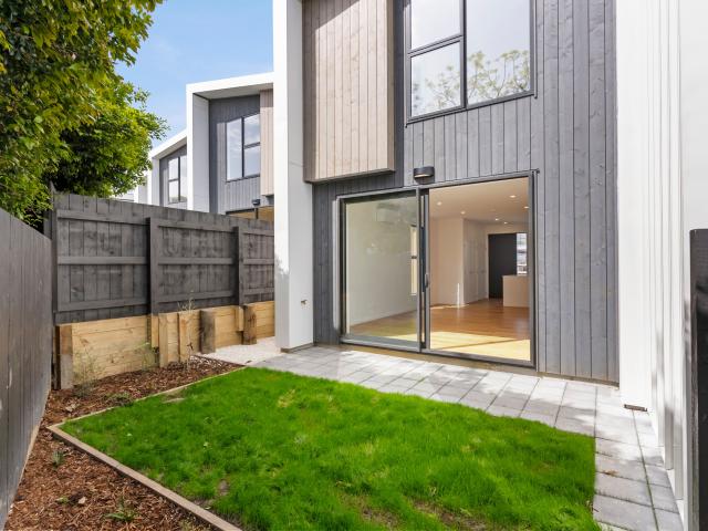 Modern Luxury Unbeatable Location