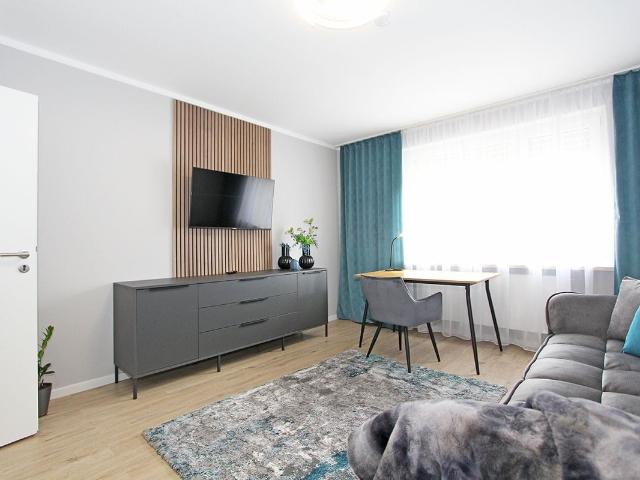 Modern möblierte 2 Zimmer Wohnung mit Balkon in Sendling Westpark