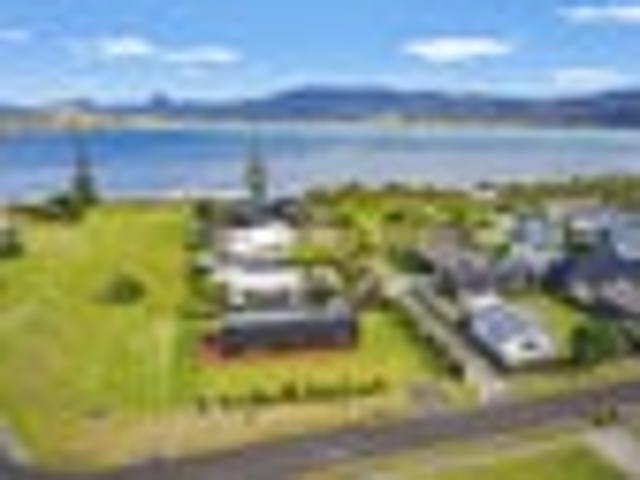 Modern Matarangi Magic with Harbour Views!