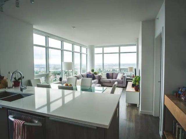 Modern 'Metro Place' Apartment!