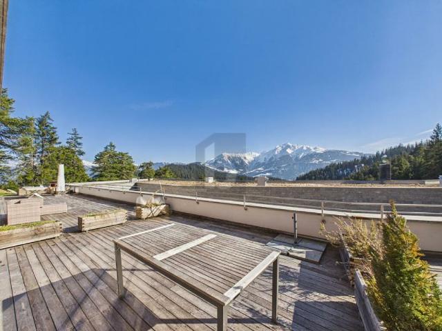 MODERN MIT GROSSER TERRASSE UND WEITBLICK