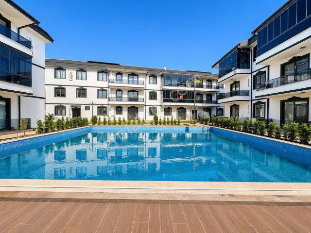 Modern Mimari lüks Ve Konforlu havuzlu Özel Site İçi Daireler!