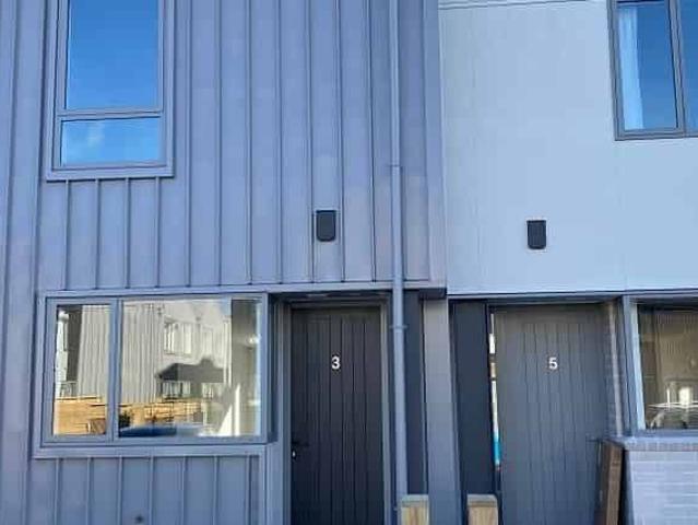 Modern new build 2 bedroom, 2 bathroom townhouse