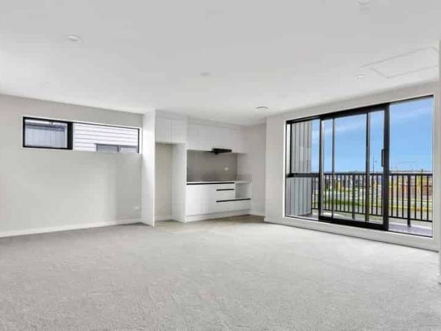 Modern & Self Contained Studio