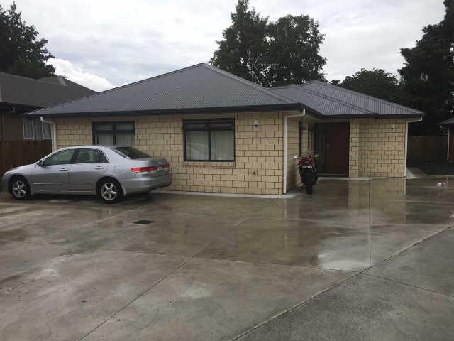 Modern, Six Bedroom Home, In The Heart Of Hillcrest!