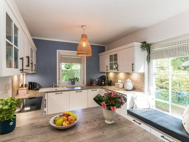 Modern single family home in a quiet, wooded location high quality fittings and ready to move in