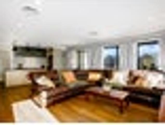 Modern Single Level Living! AUCTION