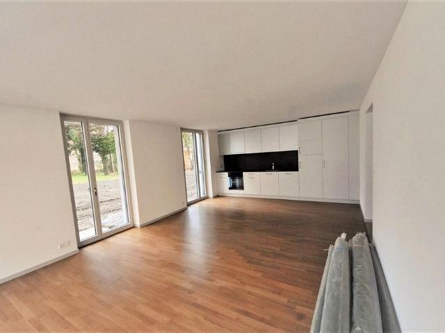 modern – spacious – central