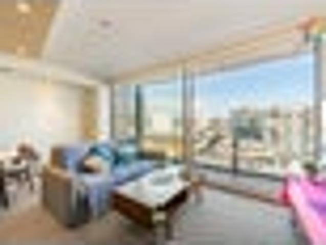 Modern, Spacious Apartment with Stunning Views