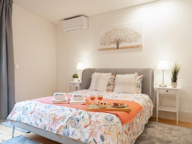 Modern & Spacious Home by Host Wise