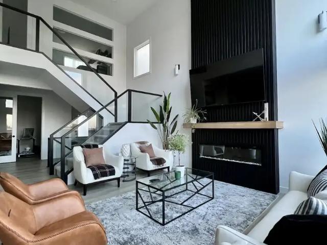 Modern & Spacious Luxury Home in Beautiful River's Edge