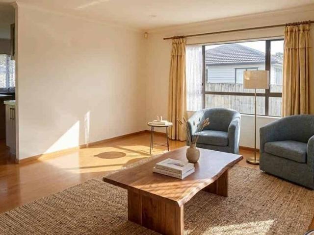 Modern & Spacious SIX Bedroom Home