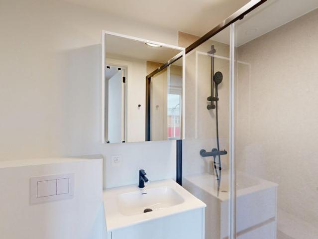 Modern student room with private bathroom in Mechelen with garden, furnished and renovated in 2025!
