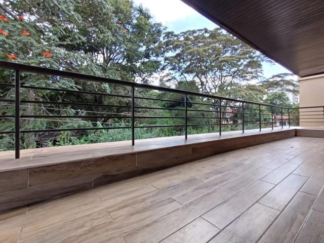 Modern & stunning 5 bedrooms townhouse all ensuite plus dsq for sale in lavington