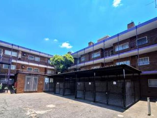 modern & stylish 1 bedroom ground fl.