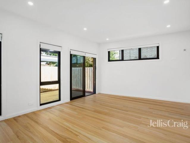 Modern & Stylish 3 Bedroom Townhouse