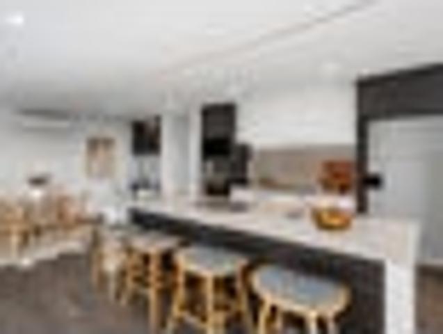 Modern, Sunny & Effortless Living