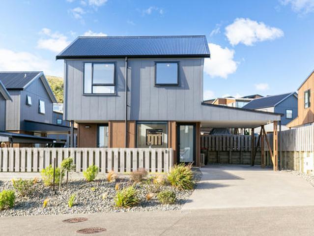 Modern sunny living