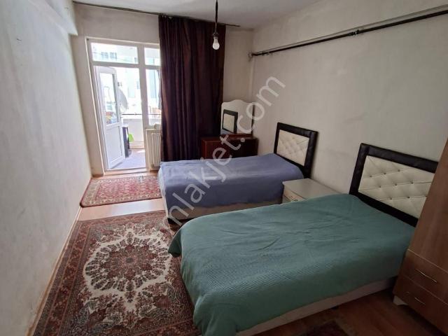 Modern Pazarı Civarında İci Temiz Satılık Daire
