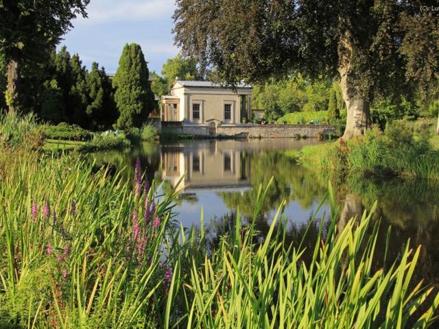 Modern Park side Luxury 2 Room Apartment in Villa Ensemble Potsdam