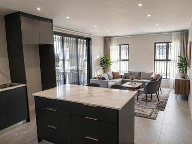modern pet friendly 3 bedroom home t.