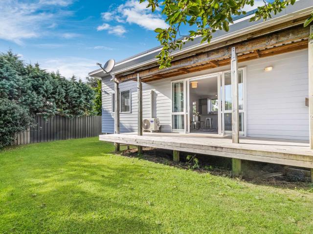 Modern, Pet Friendly 3 Bedroom Home