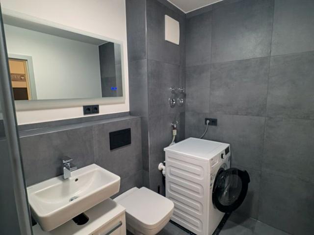 Modern, perfect apartment in Aschaffenburg with underground car parking area and Netflix