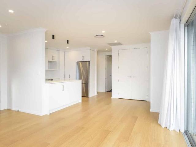 Modern, quiet and in Zone for Hukanui