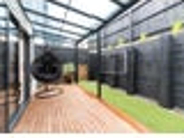 Modern, Road Frontage & Full of Extras!