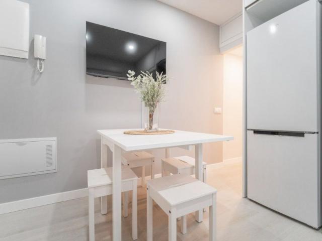 Modern room on Ganges Street