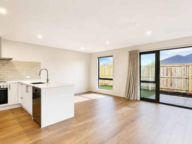 Modern, warm and easy care home