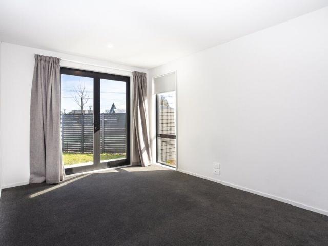 Modern townhouse, close to CBD!