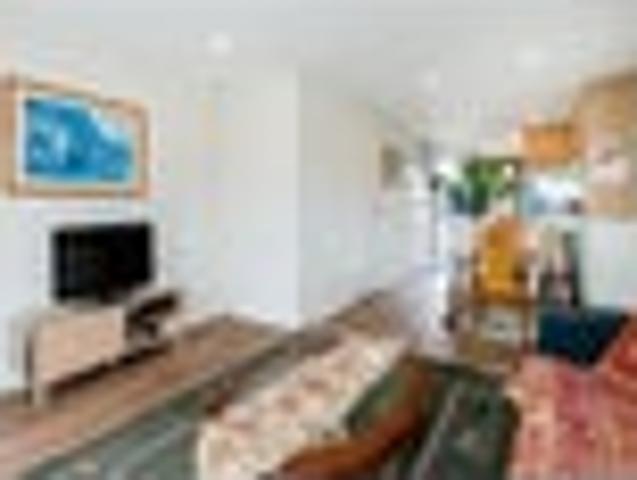 Modern Townhouse in Award Winning Selo Community