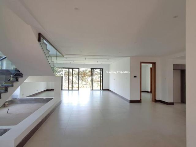 Modern Townhouse in Kitisuru