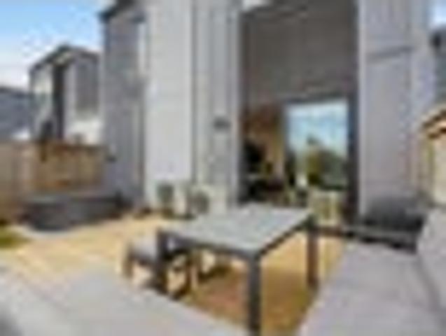 Modern Townhouse in Prime Location