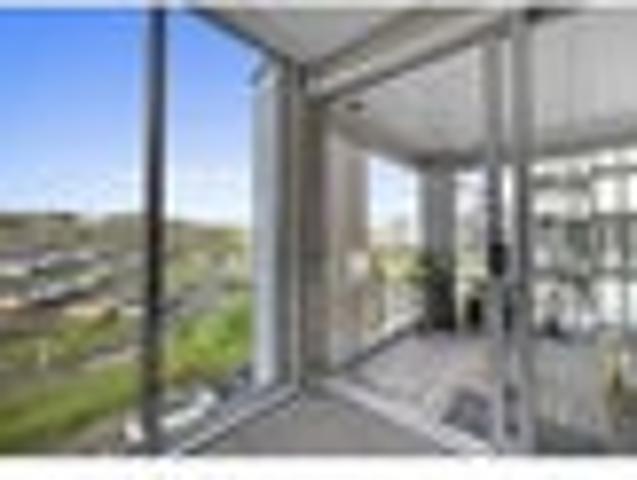 Modern Top Floor Corner Apartment in Albany